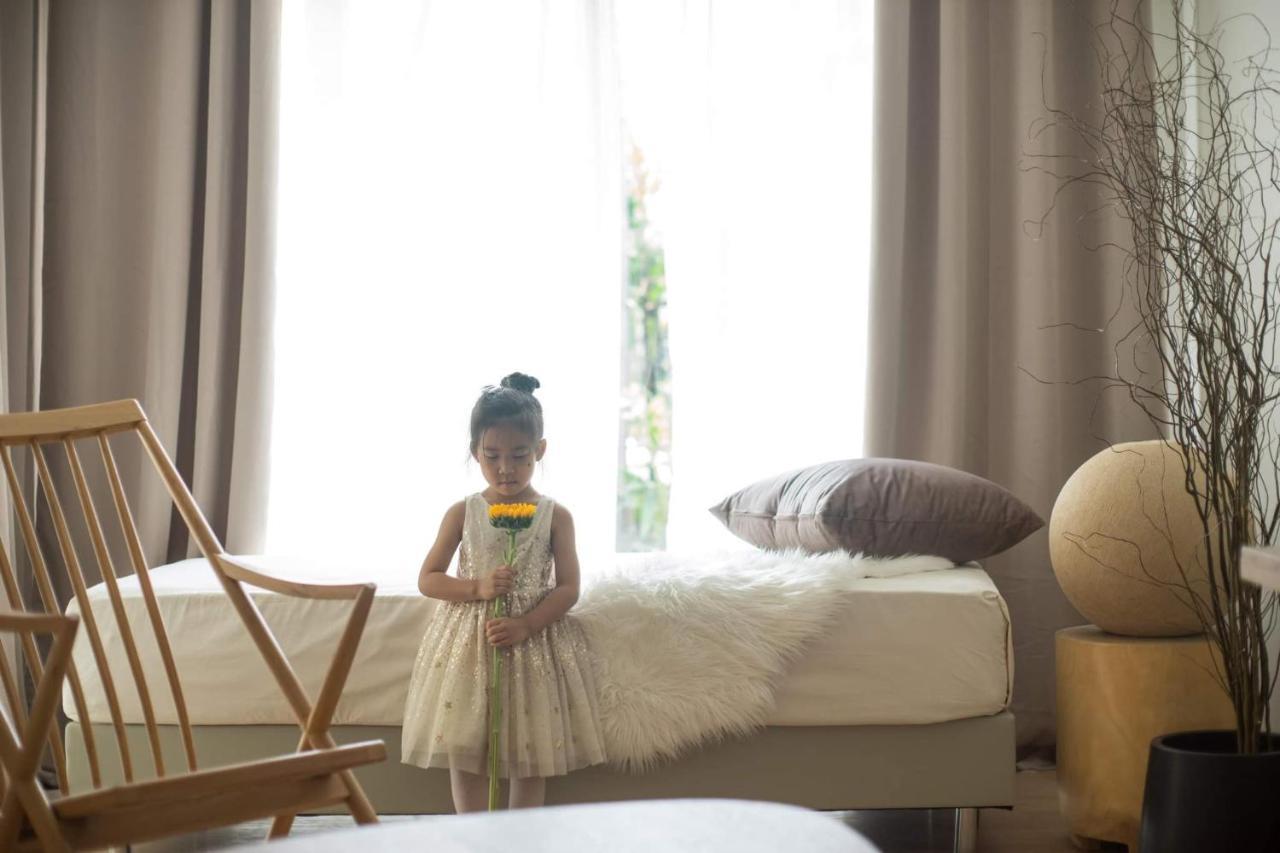 צ'יאנג מאי Mini-Me Hubs, Charm Suites & Pool In Old City מראה חיצוני תמונה