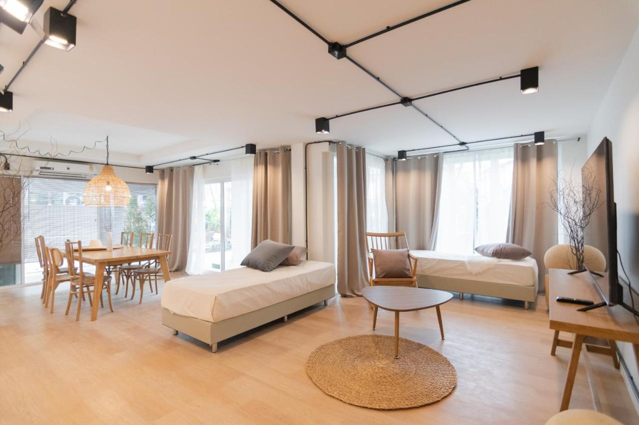 צ'יאנג מאי Mini-Me Hubs, Charm Suites & Pool In Old City מראה חיצוני תמונה