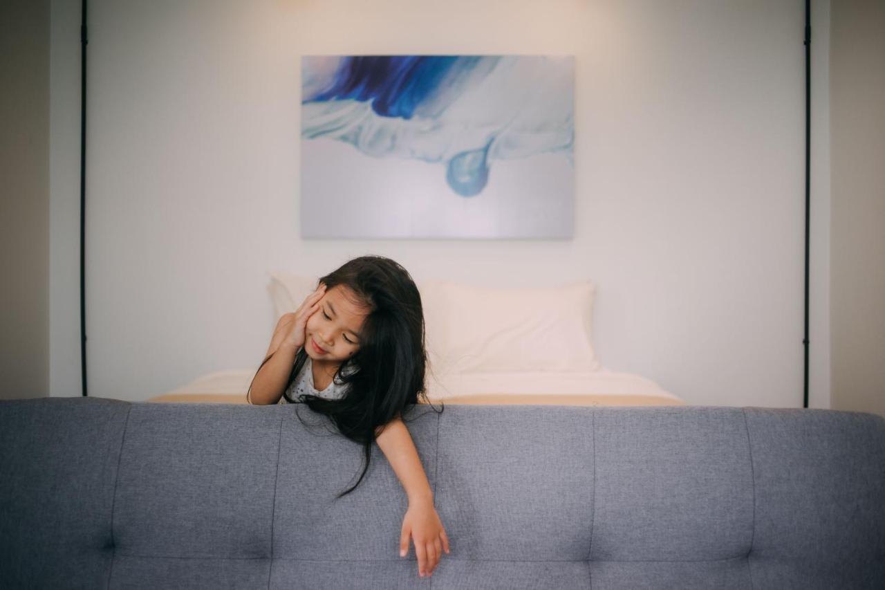 צ'יאנג מאי Mini-Me Hubs, Charm Suites & Pool In Old City מראה חיצוני תמונה