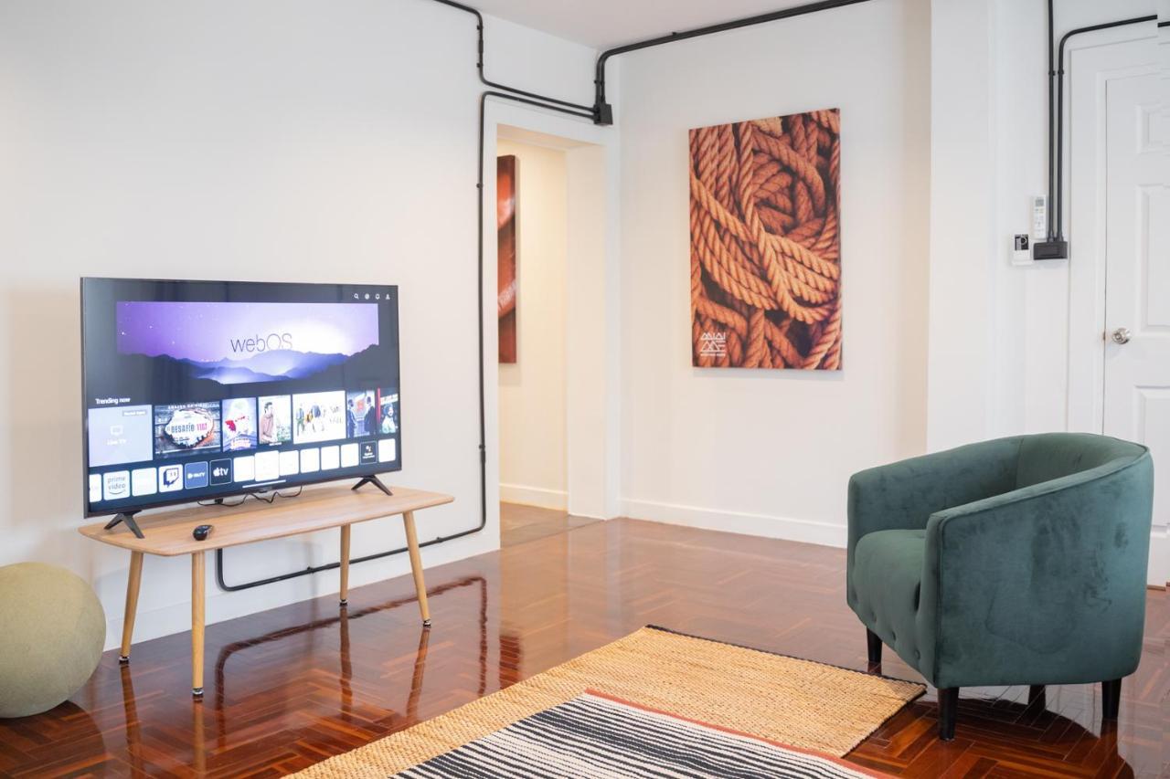 צ'יאנג מאי Mini-Me Hubs, Charm Suites & Pool In Old City מראה חיצוני תמונה