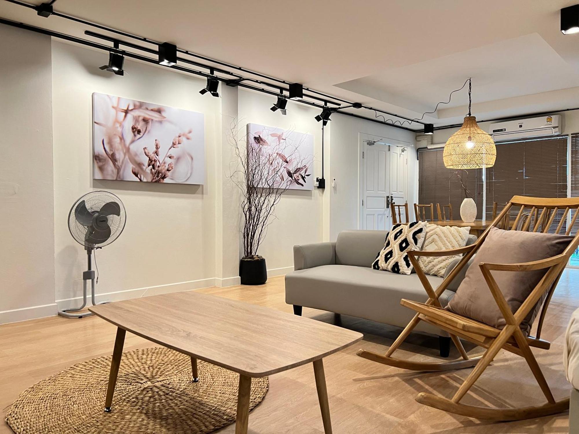 צ'יאנג מאי Mini-Me Hubs, Charm Suites & Pool In Old City מראה חיצוני תמונה