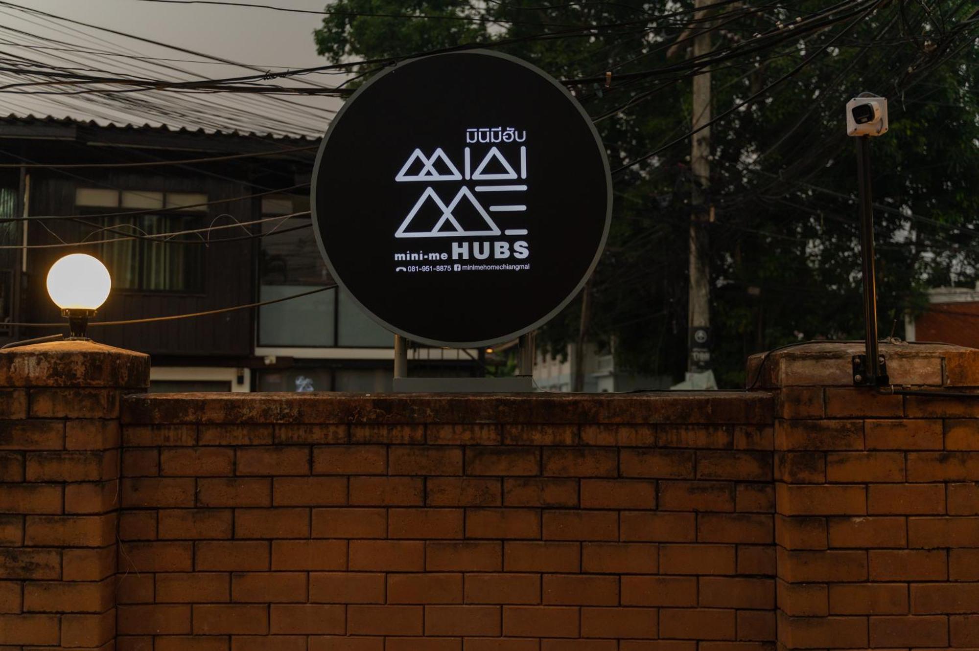 צ'יאנג מאי Mini-Me Hubs, Charm Suites & Pool In Old City מראה חיצוני תמונה
